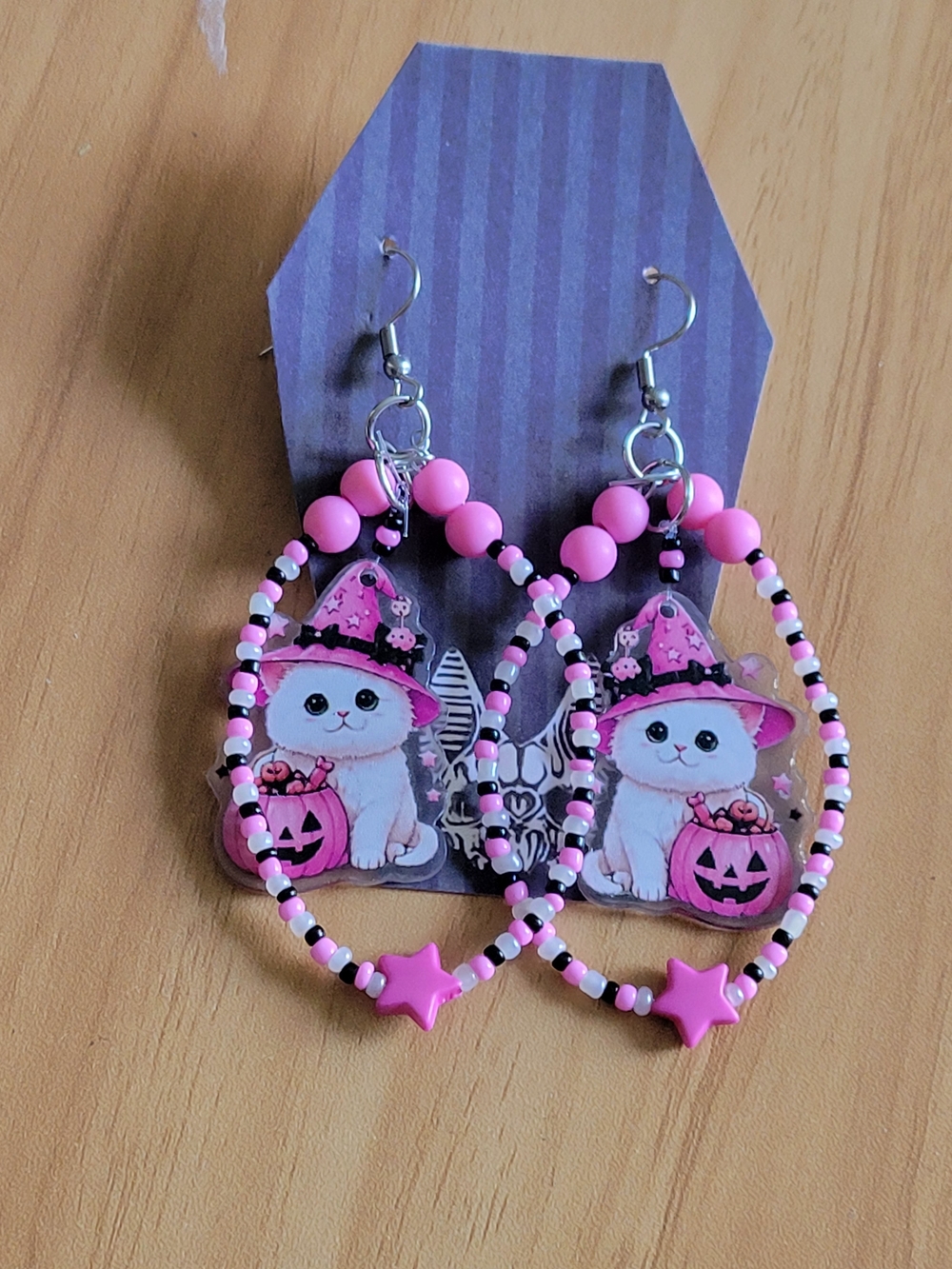 🧋NEW🧋Hand Crafted Pink Cat Halloween Beaded Hoop Earrings